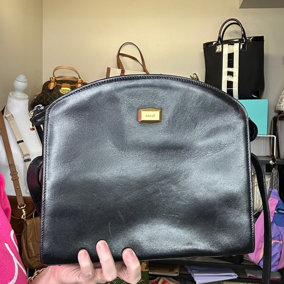 Vintage Bally Black Leather Curved Dome Crossbody Bag Made in Italy 1988-1994 - Picture 3 of 11